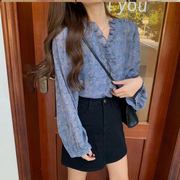 Blue Floral Blouse - Picture 2 of 3